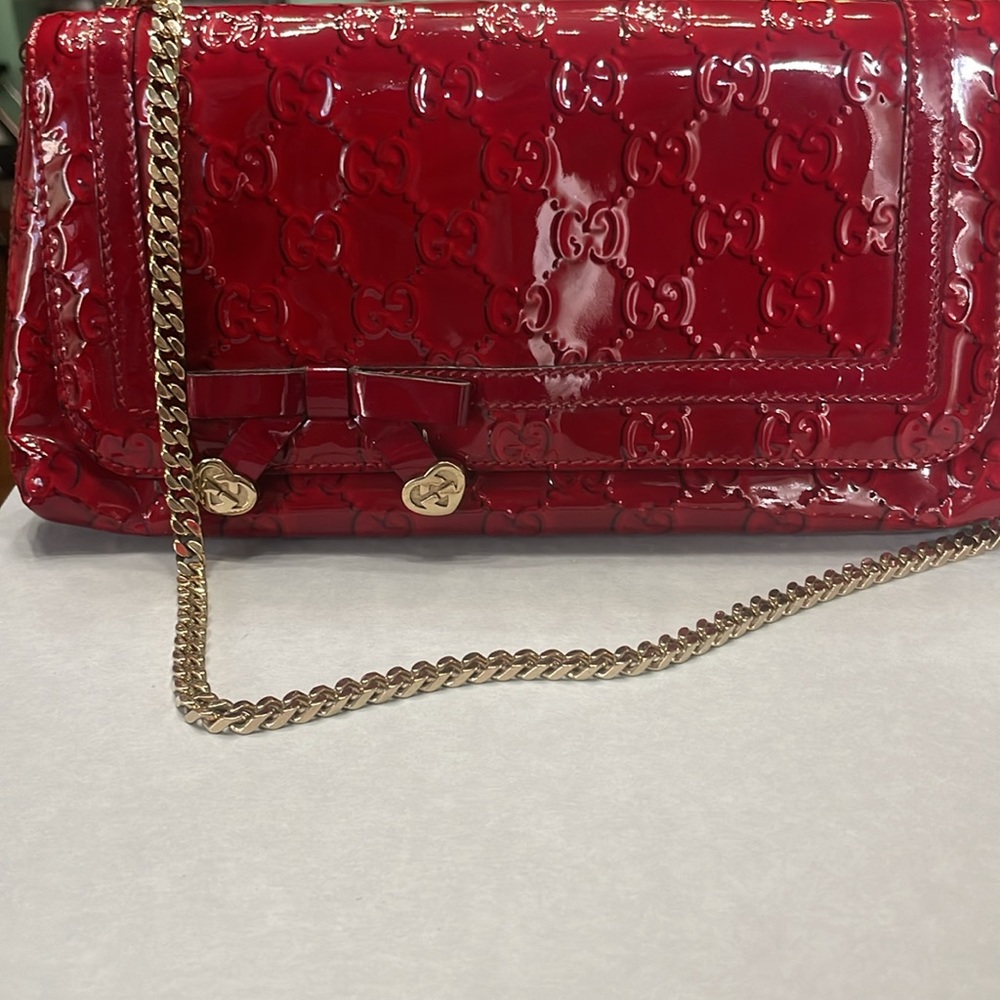 Authentic Gucci Red Guccissima Patent Leather Mayfair Shoulder Bag